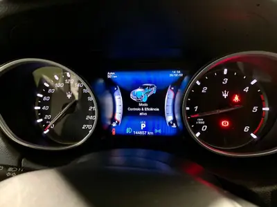 Maserati Levante 2016 - 44500 EUR, 232000 km - AUTO.MOTO.pt - 232000km - foto 23 de 55