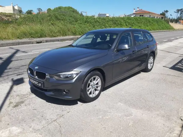 BMW 318 2013 - 14900 EUR, 184100 km - AUTO.MOTO.pt - 184100km - foto 5 de 38