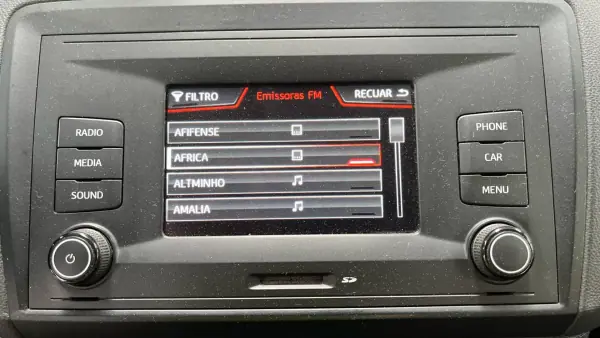 SEAT Ibiza 2018 - 7950 EUR, 199999 km - AUTO.MOTO.pt - 199999km - foto 13 de 15