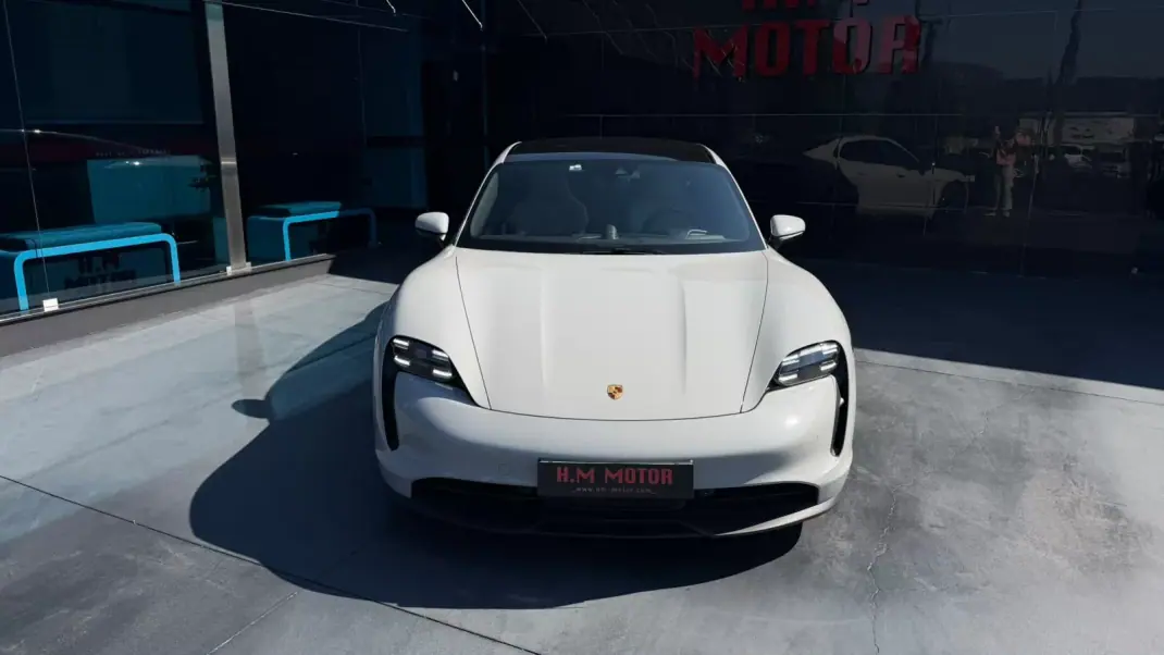 Porsche Taycan 2021 - 54900 EUR, 136000 km - 136000km - foto 3 de 15