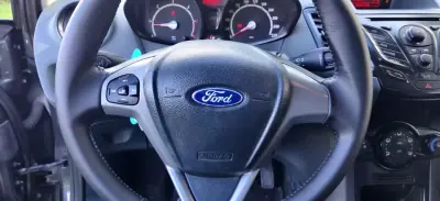 Ford Fiesta 1.4 TDCI 2010 - 4490 EUR, 244800 km - AUTO.MOTO.pt - 244800km - foto 23 de 31