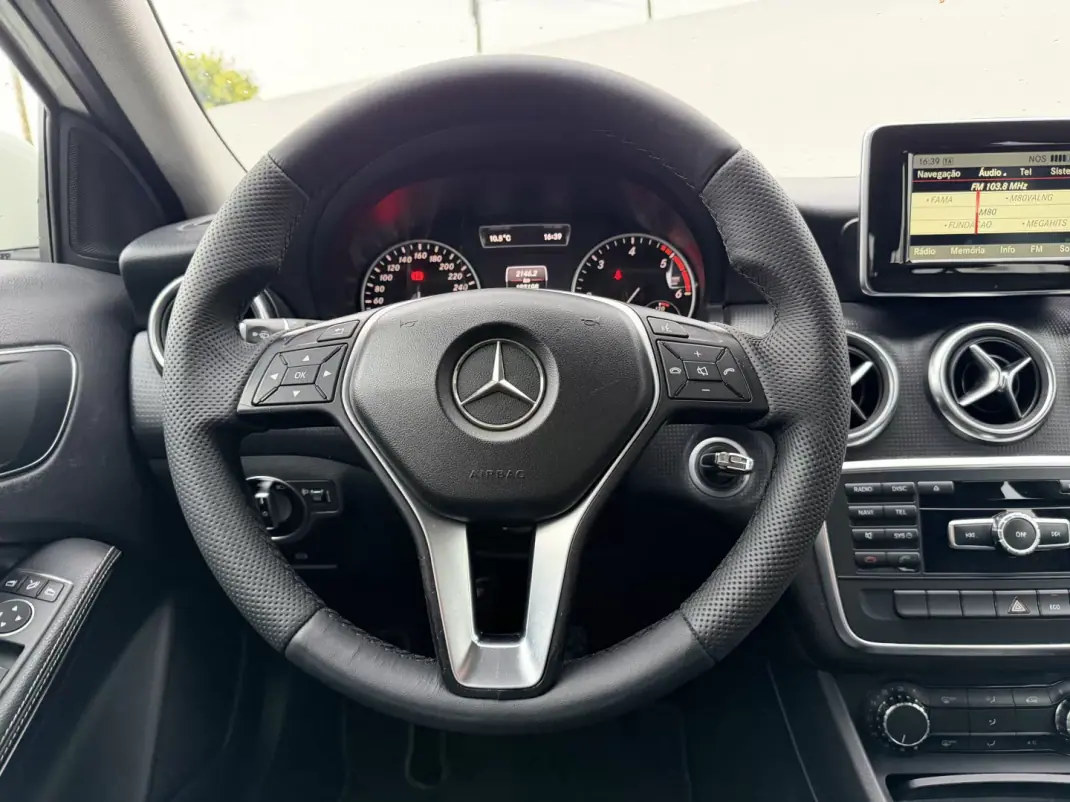 Mercedes-Benz A 180 2014 - 14200 EUR, 192198 km - AUTO.MOTO.pt - 192198km - foto 13 de 15