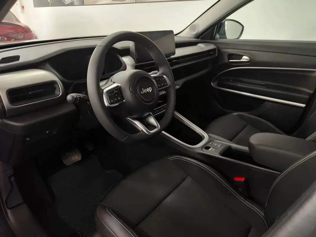 Jeep Avenger 2024 - 24990 EUR, 9000 km - 9000km - foto 43 de 60