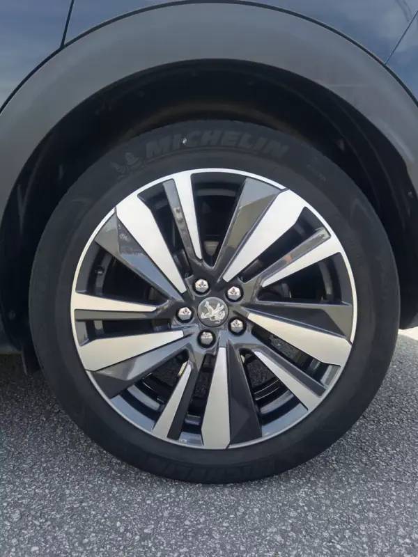 Peugeot 3008 2017 - 18990 EUR, 181000 km - AUTO.MOTO.pt - 181000km - foto 10 de 45