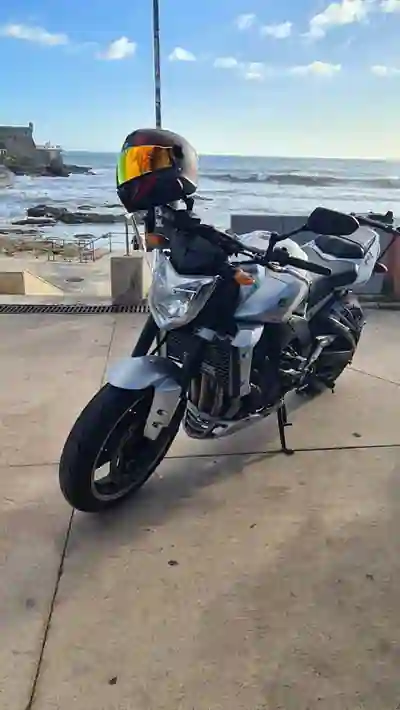 Yamaha FZ1-N 2009 - 4500 EUR, 77000 km - 77000km - foto 11 de 11