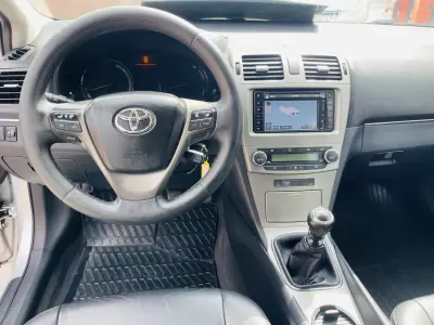 Toyota Avensis 2010 - 8950 EUR, 280706 km - AUTO.MOTO.pt - 280706km - foto 10 de 12
