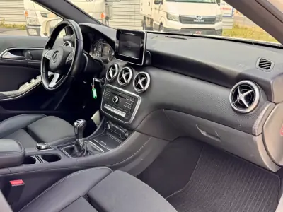 Mercedes-Benz A 200 2016 - 19990 EUR, 110000 km - AUTO.MOTO.pt - 110000km - foto 9 de 19
