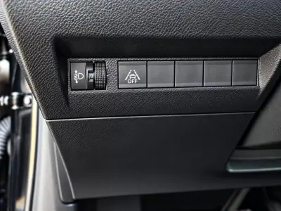 Peugeot e-208 2023 - 19990 EUR, 28377 km - 28377km - foto 49 de 59