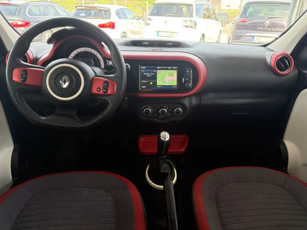 Renault Twingo 2015 - 8990 EUR, 146658 km - AUTO.MOTO.pt - 146658km - foto 10 de 12