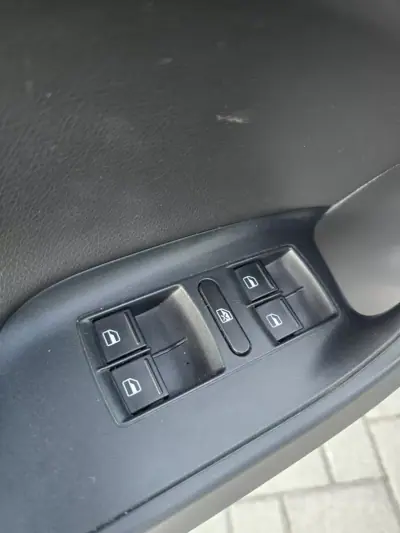 SEAT Ibiza 2015 - 11450 EUR, 119160 km - 119160km - foto 15 de 19
