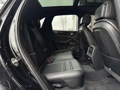 Porsche Cayenne 2021 - 74990 EUR, 85200 km - AUTO.MOTO.pt - 85200km - foto 35 de 37