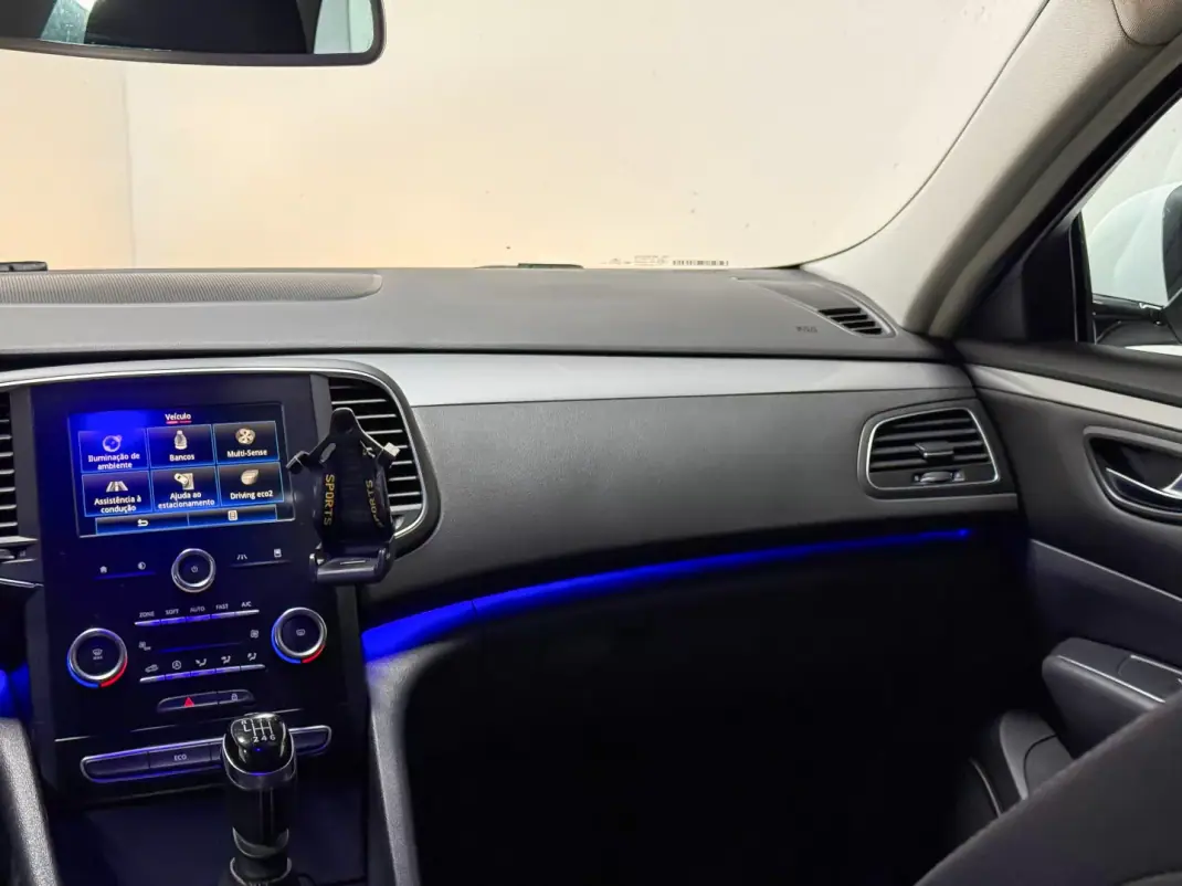 Renault Talisman Sport Tourer 2016 - 10250 EUR, 228000 km - AUTO.MOTO.pt - 228000km - foto 12 de 23