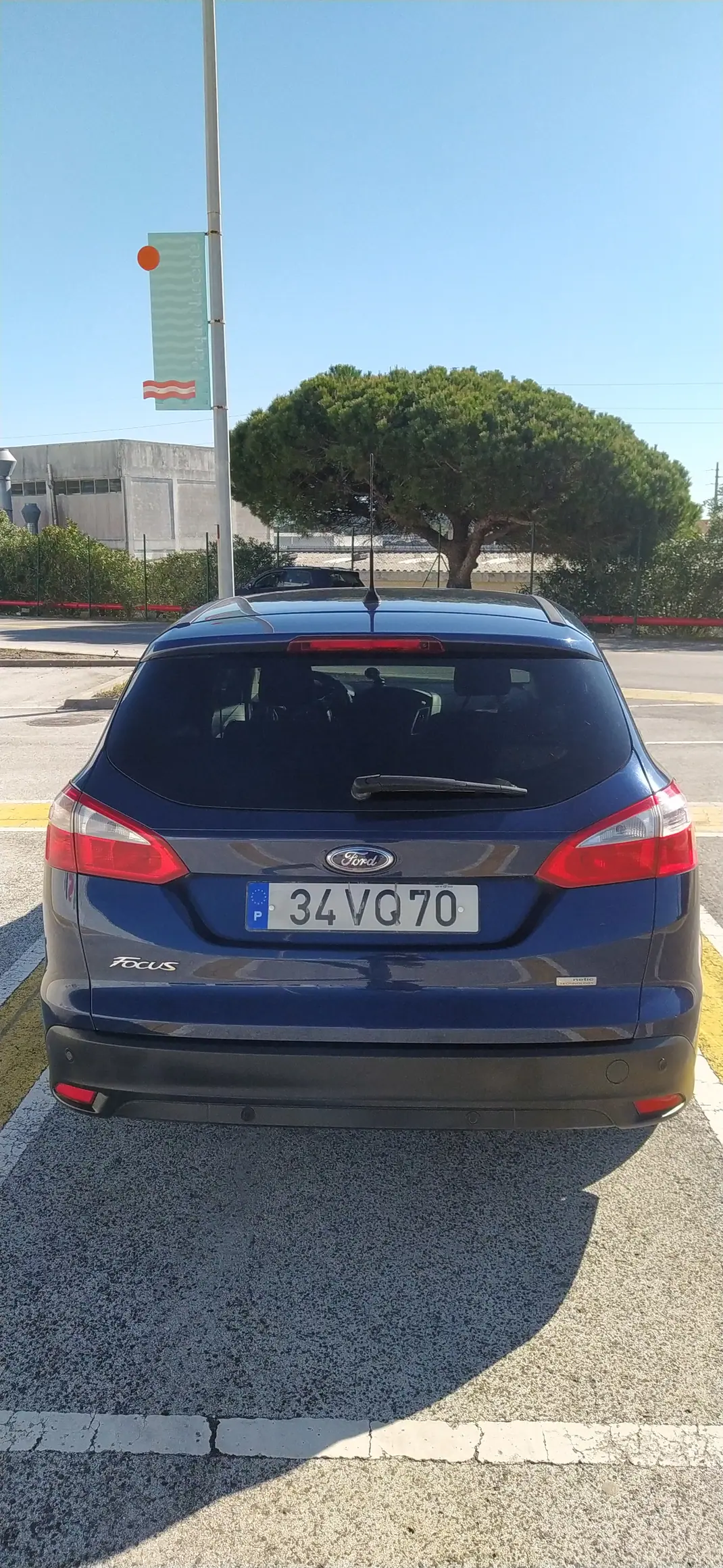 Ford Focus SW 2013 - 5250 EUR, 238000 km - AUTO.MOTO.pt - 238000km - foto 4 de 6