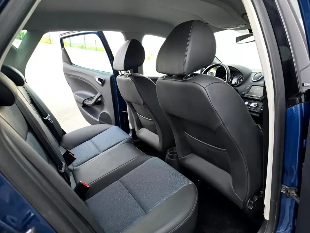 SEAT Ibiza 2016 - 8990 EUR, 160800 km - AUTO.MOTO.pt - 160800km - foto 32 de 34