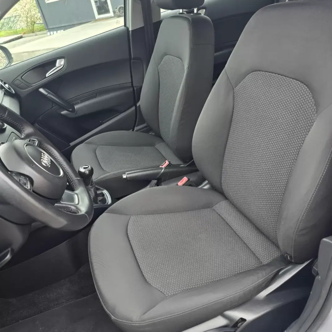 Audi A1 Sportback 2014 - 13750 EUR, 148778 km - AUTO.MOTO.pt - 148778km - foto 14 de 18