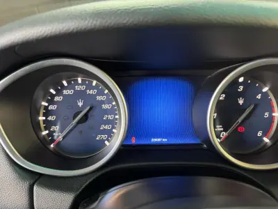 Maserati Ghibli 2014 - 31000 EUR, 226000 km - AUTO.MOTO.pt - 226000km - foto 35 de 47