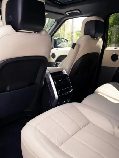 Land Rover Range Rover Sport 2020 - 43500 EUR, 230000 km - 230000km - foto 10 de 17