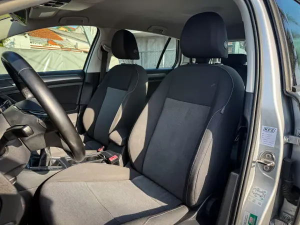 Volkswagen Golf 2013 - 10800 EUR, 256000 km - AUTO.MOTO.pt - 256000km - foto 7 de 12