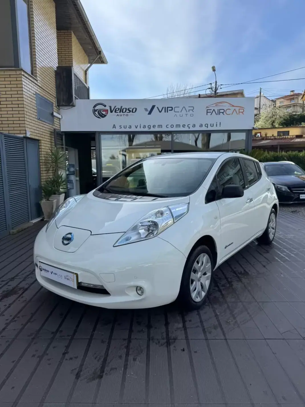 Nissan Leaf 2017 - 7900 EUR, 117534 km - AUTO.MOTO.pt - 117534km - foto 1 de 15
