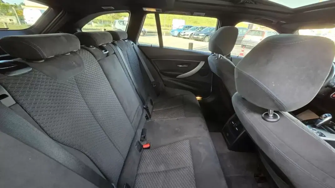 BMW 320 2015 - 17900 EUR, 321926 km - AUTO.MOTO.pt - 321926km - foto 18 de 23