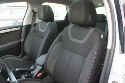 Citroën C4 2017 - 12990 EUR, 132000 km - AUTO.MOTO.pt - 132000km - foto 13 de 22
