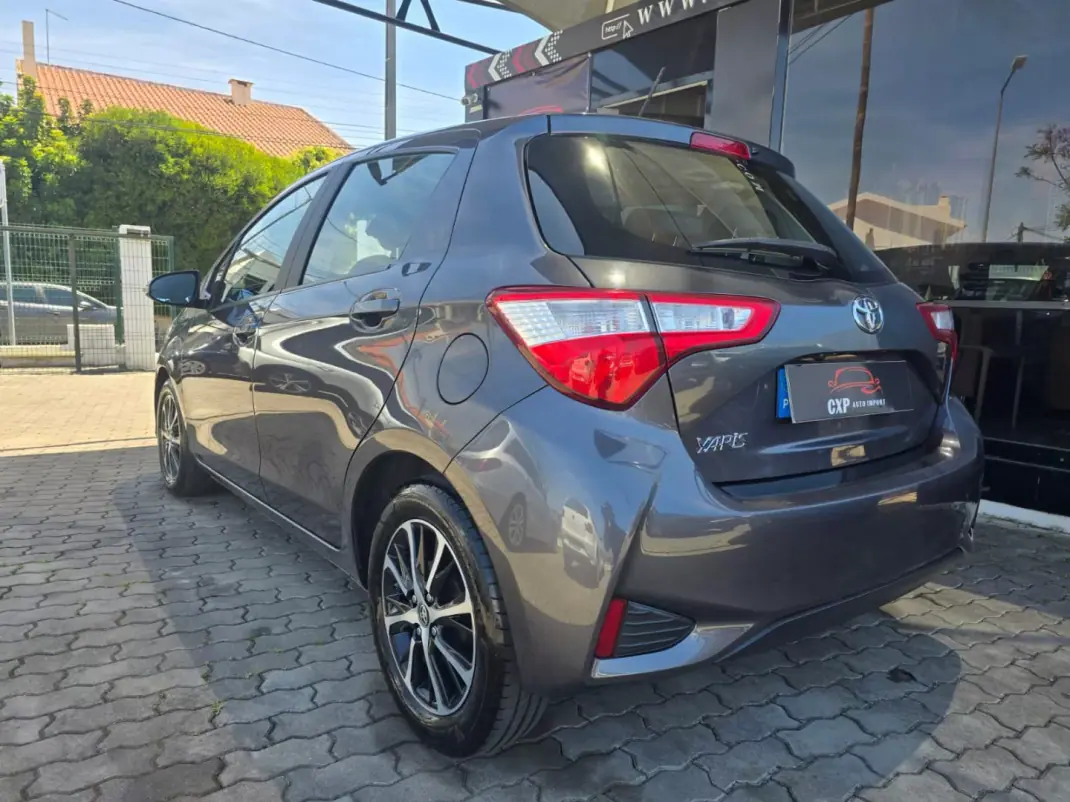 Toyota Yaris 2020 - 12900 EUR, 127000 km - 127000km - foto 3 de 17