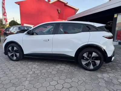 Renault Mégane E-Tech 2022 - 22500 EUR, 96000 km - AUTO.MOTO.pt - 96000km - foto 4 de 44