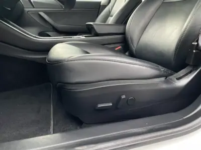 Tesla Model 3 2020 - 25995 EUR, 80043 km - AUTO.MOTO.pt - 80043km - foto 33 de 43