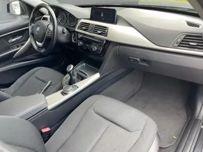 BMW 318 2017 - 17900 EUR, 215800 km - AUTO.MOTO.pt - 215800km - foto 8 de 12