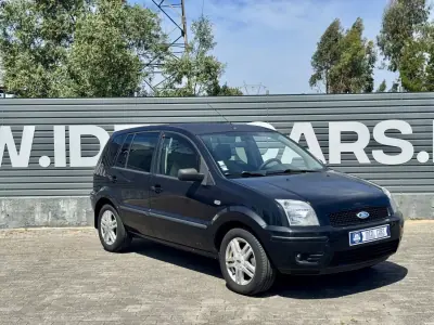 Ford Fusion 2004 - 3950 EUR, 135000 km - AUTO.MOTO.pt - 135000km - foto 2 de 20