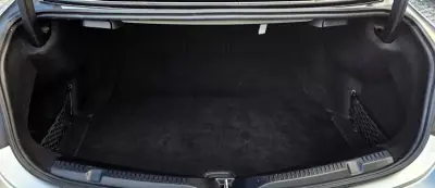 Mercedes-Benz E 220 2017 - 34999 EUR, 180000 km - AUTO.MOTO.pt - 180000km - foto 27 de 45