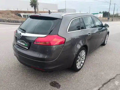 Opel Insignia 2010 - 7500 EUR, 206000 km - AUTO.MOTO.pt - 206000km - foto 11 de 31