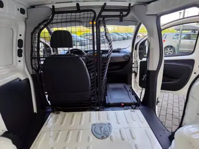 Citroën Nemo 1.3 HDI IVA DEDUTIVEL PACK CLIM 2017 - 8980 EUR, 79000 km - AUTO.MOTO.pt - 79000km - foto 4 de 24