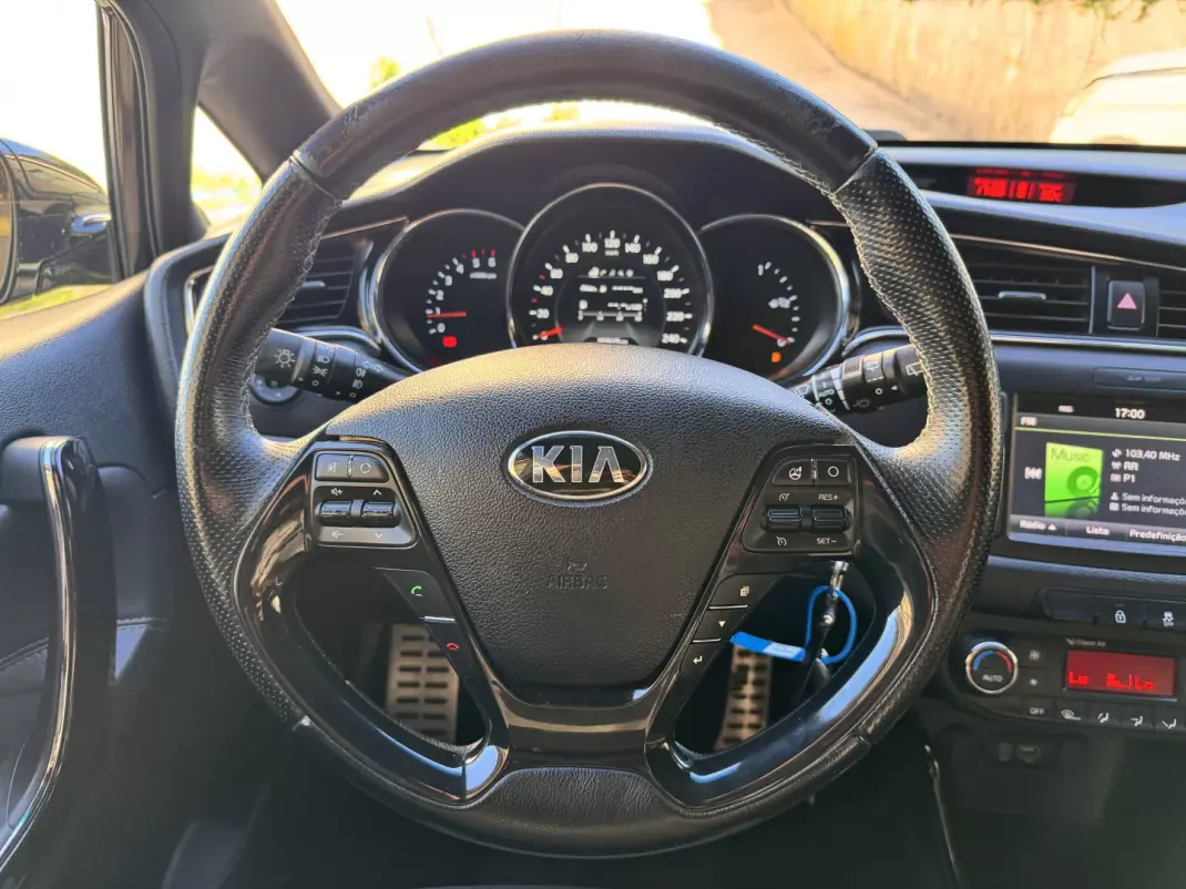 Kia Ceed SW 2016 - 10900 EUR, 193625 km - 193625km - foto 11 de 25