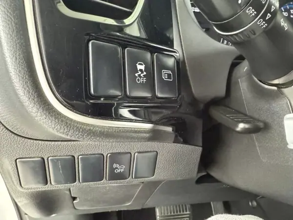 Mitsubishi Outlander 2015 - 15990 EUR, 157367 km - AUTO.MOTO.pt - 157367km - foto 10 de 28