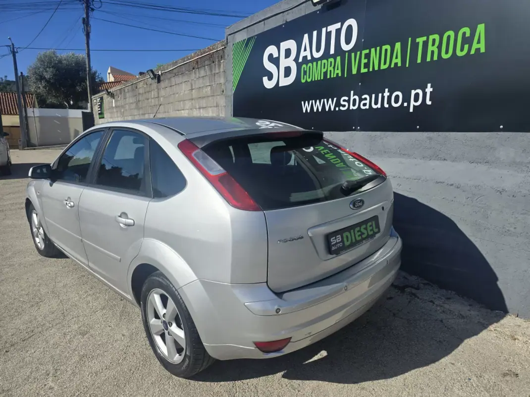 Ford Focus 2006 - 2750 EUR, 323000 km - 323000km - foto 5 de 17