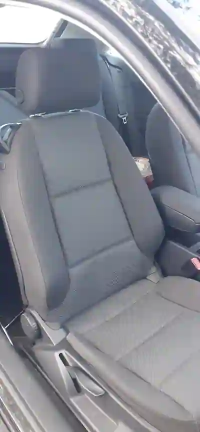 Audi A3 2010 - 6500 EUR, 195000 km - AUTO.MOTO.pt - 195000km - foto 6 de 7