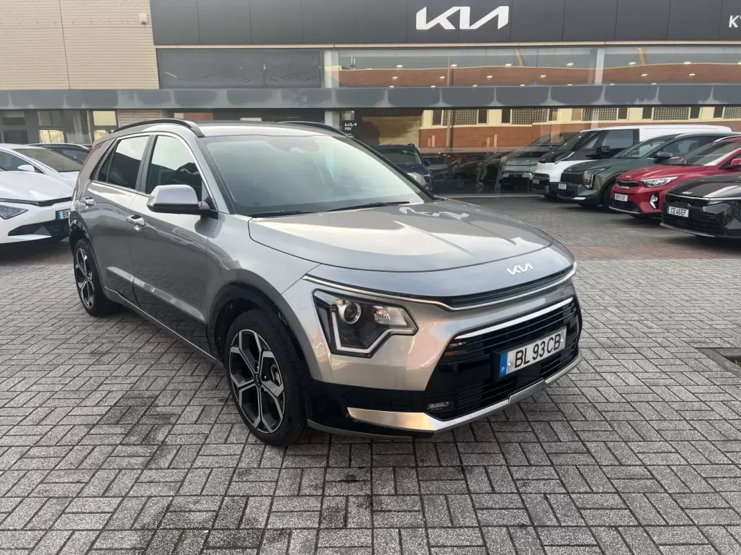 Kia Niro 2024 - 29500 EUR, 25000 km - AUTO.MOTO.pt - 25000km - foto 1 de 20