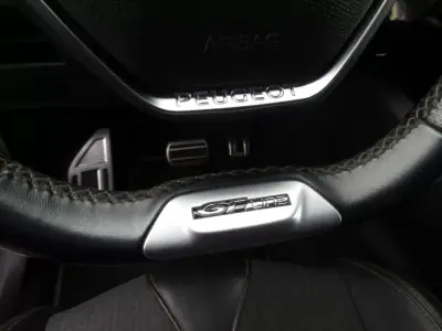 Peugeot 3008 2017 - 16990 EUR, 209000 km - AUTO.MOTO.pt - 209000km - foto 42 de 48