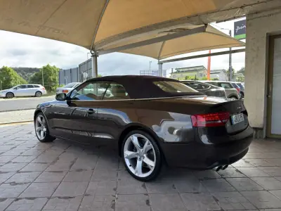 Audi A5 Cabrio 2011 - 14950 EUR, 274529 km - AUTO.MOTO.pt - 274529km - foto 5 de 37