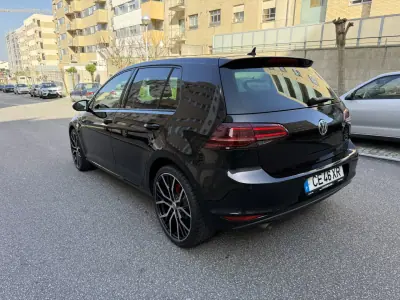 Volkswagen Golf 2016 - 13950 EUR, 258000 km - AUTO.MOTO.pt - 258000km - foto 6 de 15