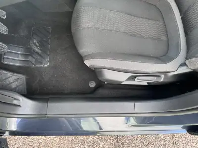 Peugeot 308 SW 2016 - 8900 EUR, 200000 km - AUTO.MOTO.pt - 200000km - foto 29 de 51