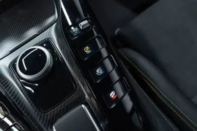 Mercedes-Benz AMG GT 2020 - 279950 EUR, 12000 km - AUTO.MOTO.pt - 12000km - foto 58 de 60