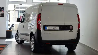 Fiat Doblo 1.6 M-JET2 3 LUG. 2021 - 13500 EUR, 55800 km - AUTO.MOTO.pt - 55800km - foto 3 de 28