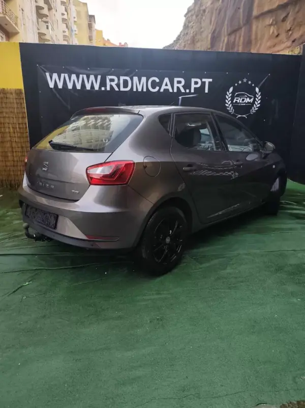 SEAT Ibiza 2017 - 8990 EUR, 156000 km - AUTO.MOTO.pt - 156000km - foto 4 de 11