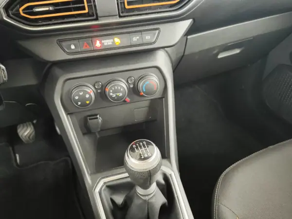 Dacia Sandero 2022 - 15500 EUR, 126000 km - AUTO.MOTO.pt - 126000km - foto 14 de 14
