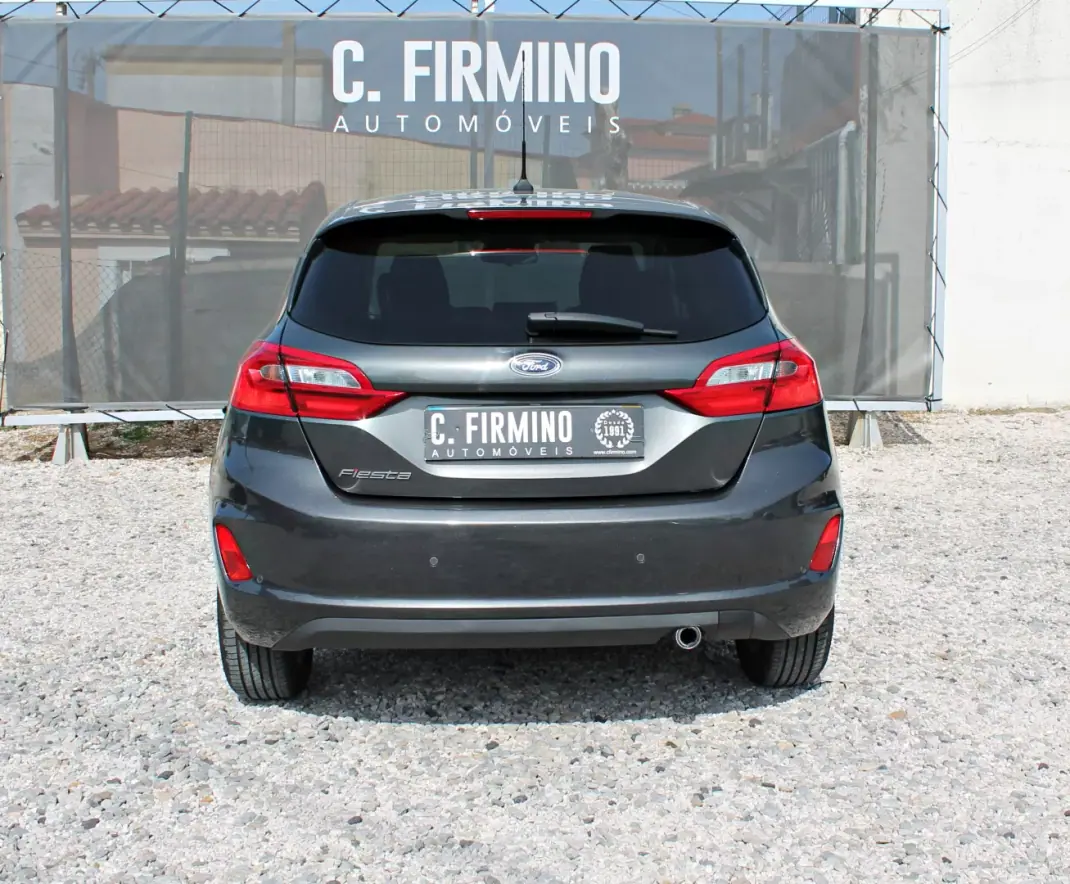 Ford Fiesta 2018 - 9900 EUR, 101396 km - AUTO.MOTO.pt - 101396km - foto 6 de 26