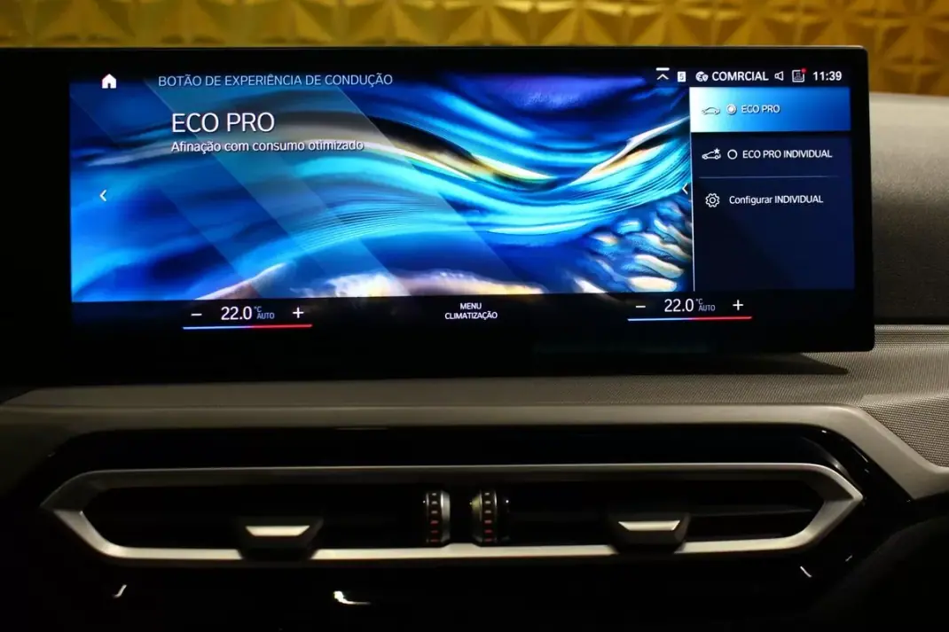 BMW 318 2022 - 27250 EUR, 132000 km - AUTO.MOTO.pt - 132000km - foto 33 de 38