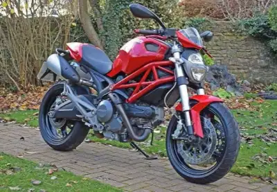 Ducati Monster 937 SP 2011 - 6950 EUR, 30000 km - AUTO.MOTO.pt - 30000km - foto 3 de 3