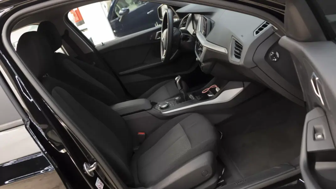BMW 116 2022 - 18850 EUR, 131000 km - AUTO.MOTO.pt - 131000km - foto 12 de 34